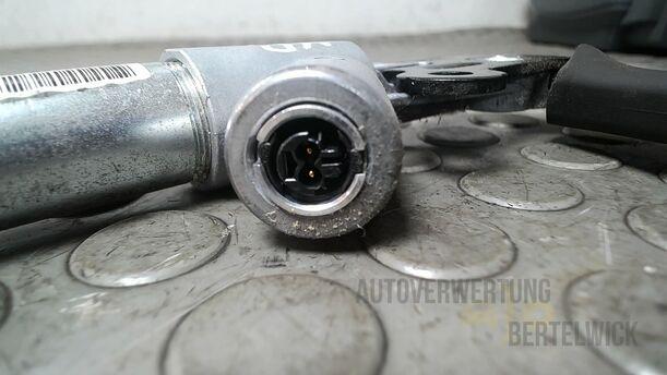Foto: GURTSTRAFFER VORN RECHTS eines Opel Insignia 2.0 CDTI ecoFLEX Start/Stop Attraction