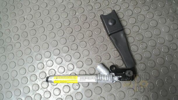 Foto: GURTSTRAFFER VORN LINKS eines Opel Insignia 2.0 CDTI ecoFLEX Start/Stop Attraction