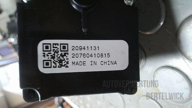 Foto: Scheibenwischerschalter R eines Opel Insignia 2.0 CDTI ecoFLEX Start/Stop Attraction