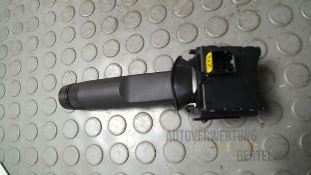 Foto: Scheibenwischerschalter R eines Opel Insignia 2.0 CDTI ecoFLEX Start/Stop Attraction