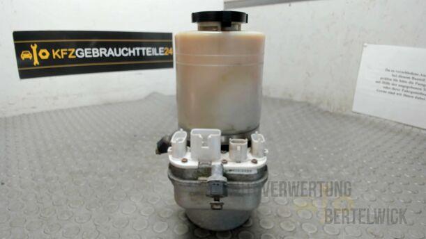 Foto: PUMPE SERVOLENKUNG / ELEKTRISCHE SERVOPUMPE eines Opel Vectra 2.0 DTI Caravan Attraction