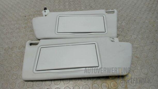 Foto: SONNENBLENDENPAAR eines Opel Vectra 2.0 DTI Caravan Attraction