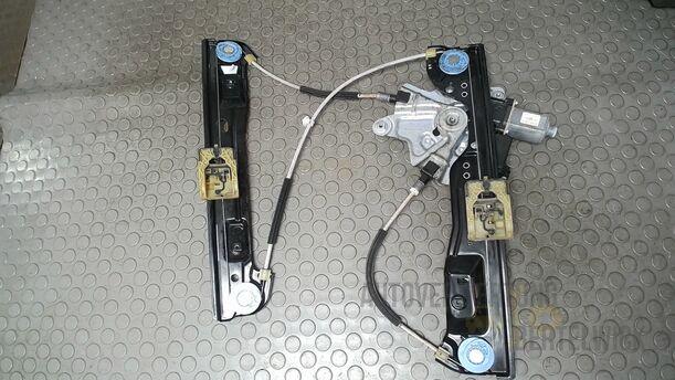 Foto: FENSTERHEBER ELEKTRISCH VORN RECHTS eines Opel Insignia 2.0 CDTI ecoFLEX Start/Stop Attraction
