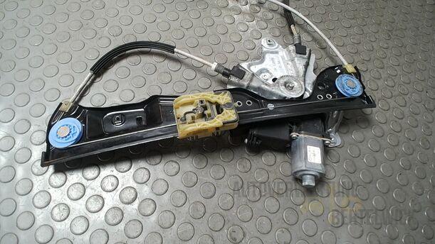 Foto: FENSTERHEBER ELEKTRISCH VORN RECHTS eines Opel Insignia 2.0 CDTI ecoFLEX Start/Stop Attraction