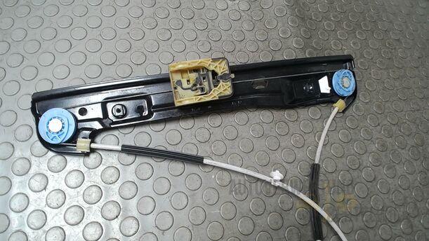 Foto: FENSTERHEBER ELEKTRISCH VORN RECHTS eines Opel Insignia 2.0 CDTI ecoFLEX Start/Stop Attraction