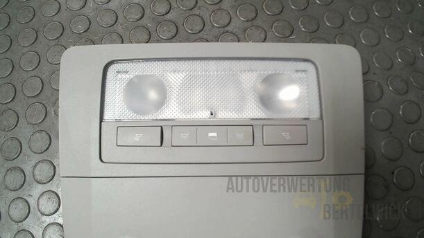 Foto: INNENLEUCHTE VORN eines Opel Insignia 2.0 CDTI ecoFLEX Start/Stop Attraction