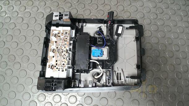 Foto: INNENLEUCHTE VORN eines Opel Insignia 2.0 CDTI ecoFLEX Start/Stop Attraction