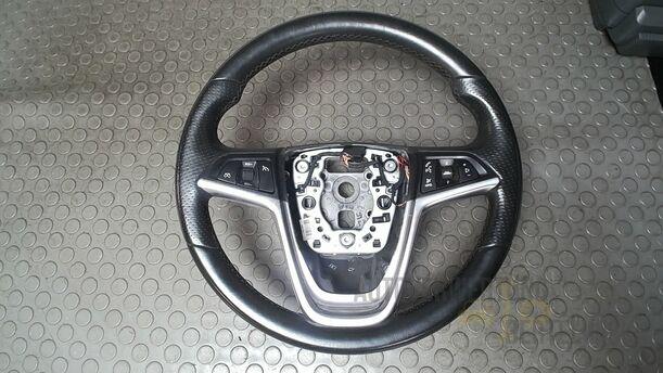 Foto: LENKRAD ( OHNE AIRBAG ) eines Opel Insignia 2.0 CDTI ecoFLEX Start/Stop Attraction