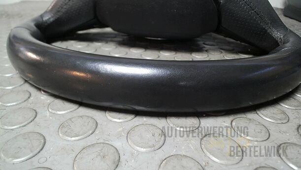 Foto: LENKRAD ( OHNE AIRBAG ) eines Opel Insignia 2.0 CDTI ecoFLEX Start/Stop Attraction