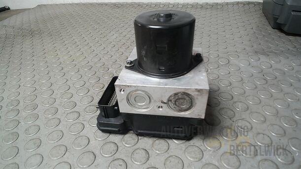 Foto: HAUPTBREMSAGGREGAT ABS eines Opel Insignia 2.0 CDTI ecoFLEX Start/Stop Attraction
