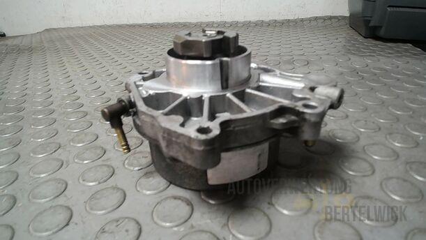 Foto: VAKUUMPUMPE/ UNTERDRUCKPUMPE eines Opel Insignia 2.0 CDTI ecoFLEX Start/Stop Attraction