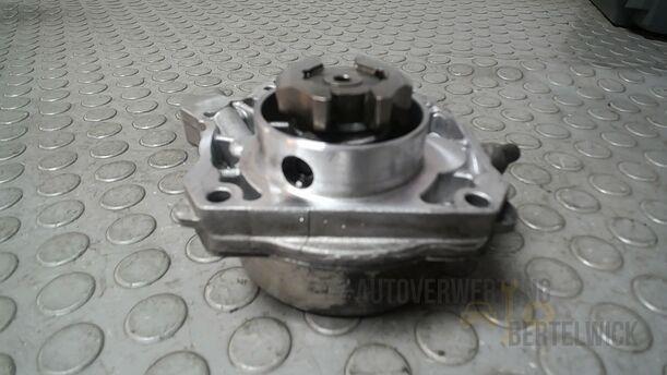 Foto: VAKUUMPUMPE/ UNTERDRUCKPUMPE eines Opel Insignia 2.0 CDTI ecoFLEX Start/Stop Attraction