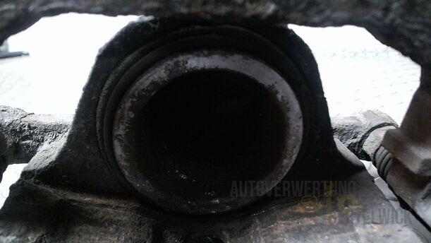 Foto: BNREMSSATTEL VORN RECHTS ( MANDO ) eines Opel Insignia 2.0 CDTI ecoFLEX Start/Stop Attraction