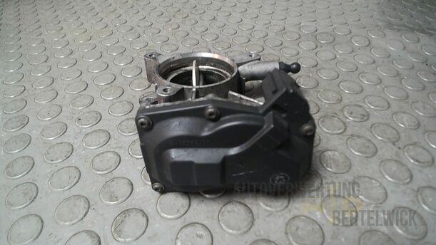 Foto: DROSSELKLAPPENSTUTZEN/ DROSSELKLAPPE eines Opel Insignia 2.0 CDTI ecoFLEX Start/Stop Attraction