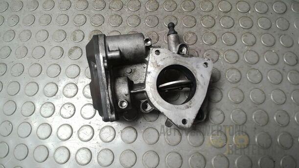 Foto: DROSSELKLAPPENSTUTZEN/ DROSSELKLAPPE eines Opel Insignia 2.0 CDTI ecoFLEX Start/Stop Attraction