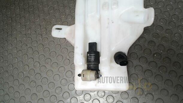 Foto: SCHEIBENWASCHBEHÄLTER eines Opel Insignia 2.0 CDTI ecoFLEX Start/Stop Attraction