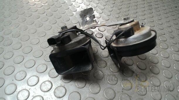 Foto: SIGNALHÖRNER/ HUPEN eines Opel Insignia 2.0 CDTI ecoFLEX Start/Stop Attraction