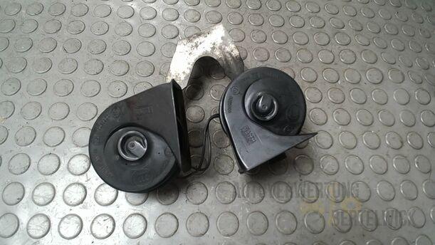 Foto: SIGNALHÖRNER/ HUPEN eines Opel Insignia 2.0 CDTI ecoFLEX Start/Stop Attraction