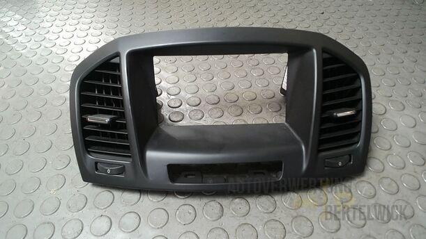 Foto: BLENDE ARMATURENBRETT MITTE eines Opel Insignia 2.0 CDTI ecoFLEX Start/Stop Attraction