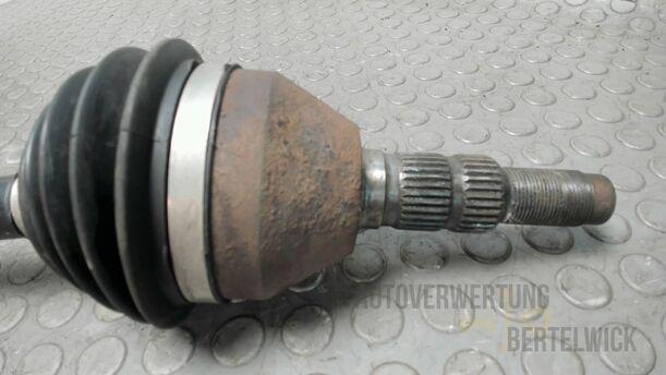 Foto: ANTRIEBSWELLE LINKS eines Opel Vectra 2.0 DTI Caravan Attraction