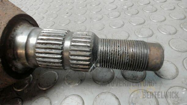 Foto: ANTRIEBSWELLE LINKS eines Opel Vectra 2.0 DTI Caravan Attraction