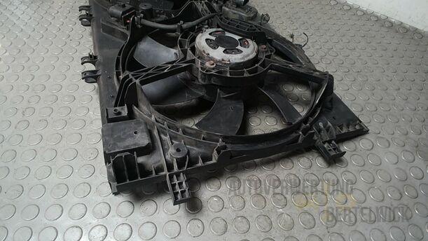 Foto: ELEKTROLÜFTER eines Opel Insignia 2.0 CDTI ecoFLEX Start/Stop Attraction