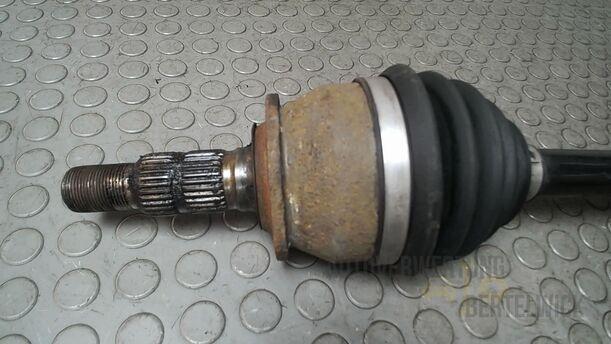 Foto: ANTRIEBSWELLE LINKS ( SCHALTGETRIEBE ) eines Opel Insignia 2.0 CDTI ecoFLEX Start/Stop Attraction
