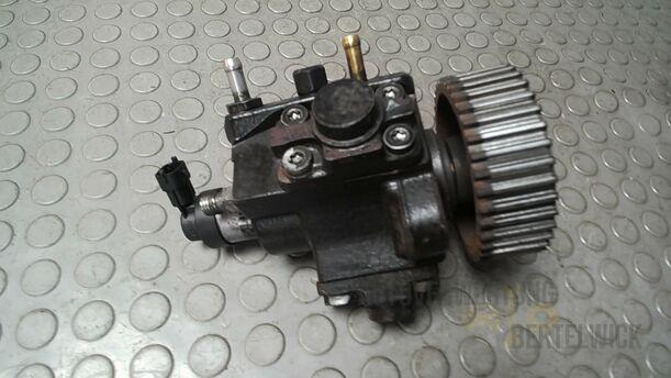 Foto: DIESELEINSPRITZPUMPE/ HOCHDRUCKPUMPE eines Opel Insignia 2.0 CDTI ecoFLEX Start/Stop Attraction