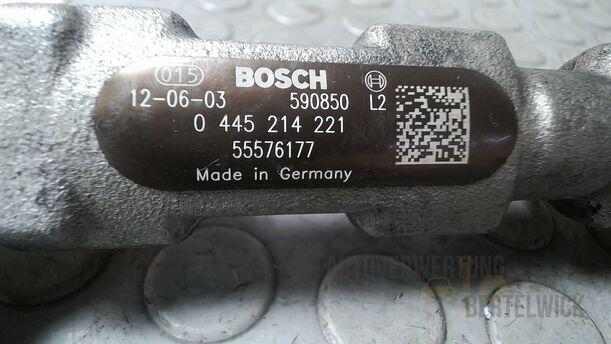 Foto: KRAFTSTOFFVERTEILERROHR eines Opel Insignia 2.0 CDTI ecoFLEX Start/Stop Attraction