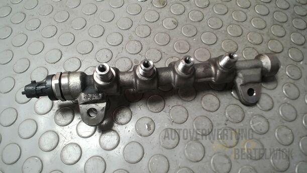 Foto: KRAFTSTOFFVERTEILERROHR eines Opel Insignia 2.0 CDTI ecoFLEX Start/Stop Attraction
