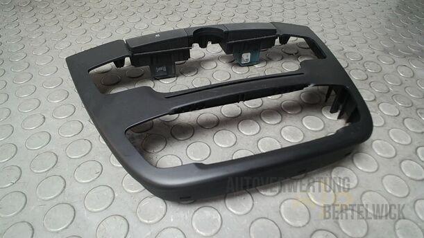 Foto: ABDECKUNG HEIZUNGSBETÄTIGUNG eines Opel Insignia 2.0 CDTI ecoFLEX Start/Stop Attraction