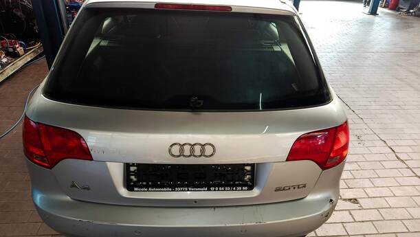 Foto: HECKKLAPPE/ HECKDECKEL ( AVANT ) eines Audi A4 Avant 2.0 TDI Attraction