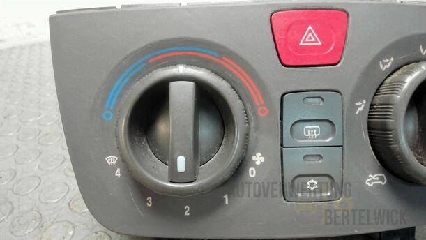 Foto: HEIZUNGSBETÄTIGUNG eines Fiat Idea 1.2 16V Attraction