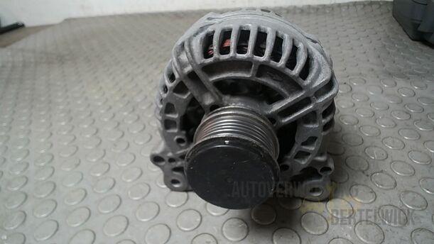 Foto: LICHTMASCHINE ( 140A ) eines Audi A4 Avant 2.0 TDI Attraction