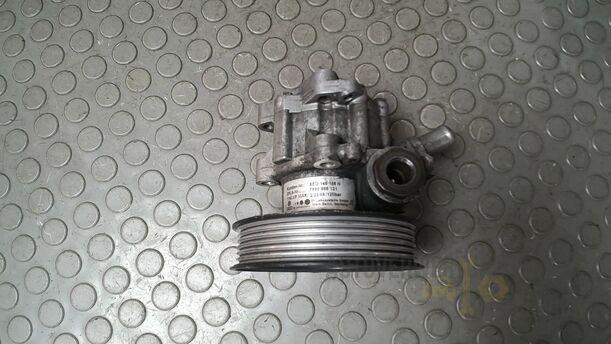 Foto: PUMPE SERVOLENKUNG/ SERVOPUMPE eines Audi A4 Avant 2.0 TDI Attraction