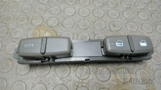 Foto: SCHALTEREINHEIT / SCHALTER ZV eines Fiat Idea 1.2 16V Attraction