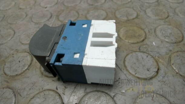 Foto: FENSTERHEBERSCHALTER eines Fiat Idea 1.2 16V Attraction
