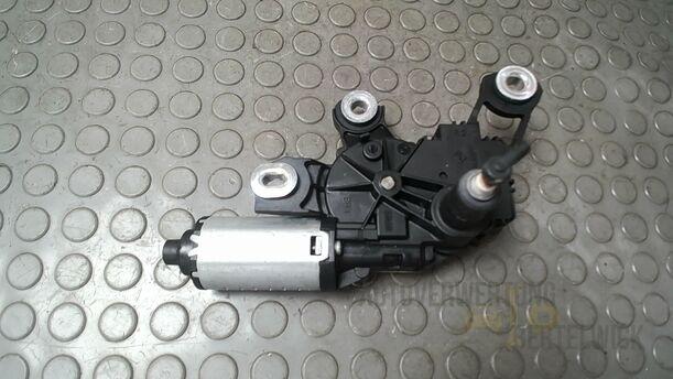 Foto: SCHEIBENWISCHERMOTOR HINTEN ( AVANT ) eines Audi A4 Avant 2.0 TDI Attraction