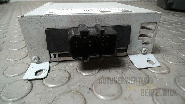 Foto: VERSTÄRKER / AMPLIFIER eines Audi A4 Avant 2.0 TDI Attraction