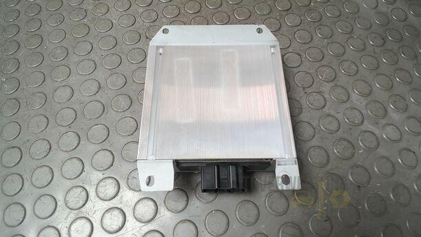 Foto: VERSTÄRKER / AMPLIFIER eines Audi A4 Avant 2.0 TDI Attraction