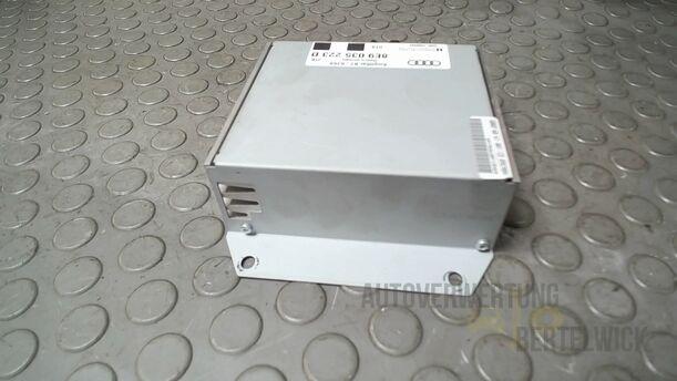 Foto: VERSTÄRKER / AMPLIFIER eines Audi A4 Avant 2.0 TDI Attraction