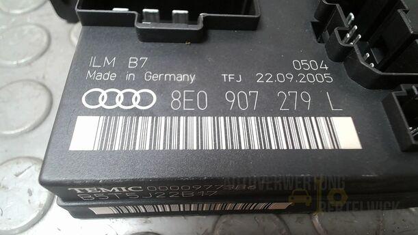 Foto: BORDNETZSTEUERGERÄT eines Audi A4 Avant 2.0 TDI Attraction