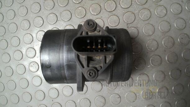 Foto: LUFTMASSENMESSER eines Audi A4 Avant 2.0 TDI Attraction
