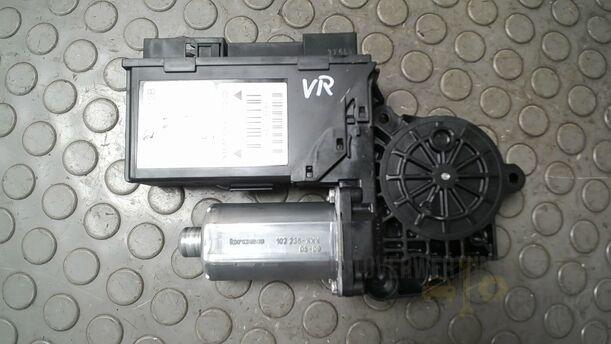 Foto: FENSTERHEBERMOTOR VORN RECHTS eines Audi A4 Avant 2.0 TDI Attraction