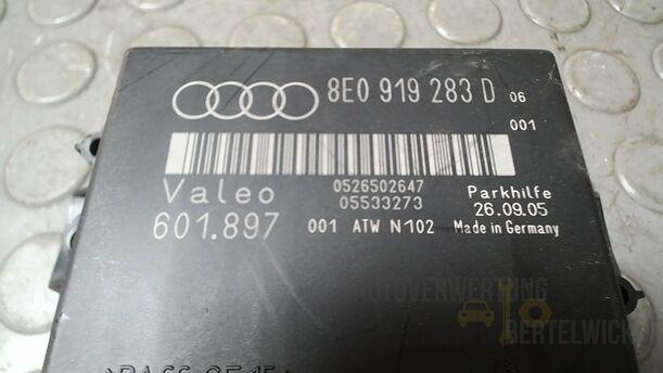 Foto: STEUERGERÄT ABSTANDSSENSOR/ PARKHILFE eines Audi A4 Avant 2.0 TDI Attraction