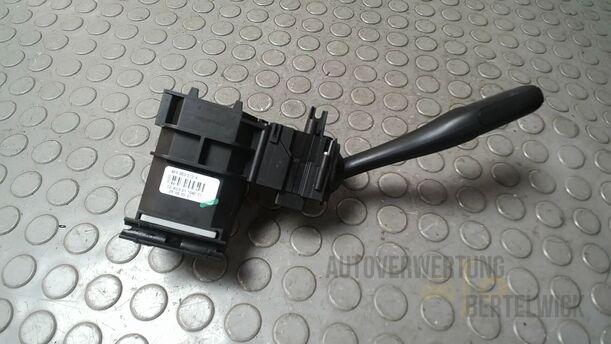 Foto: BLINKSCHALTER/ KOMBISCHALTER eines Audi A4 Avant 2.0 TDI Attraction