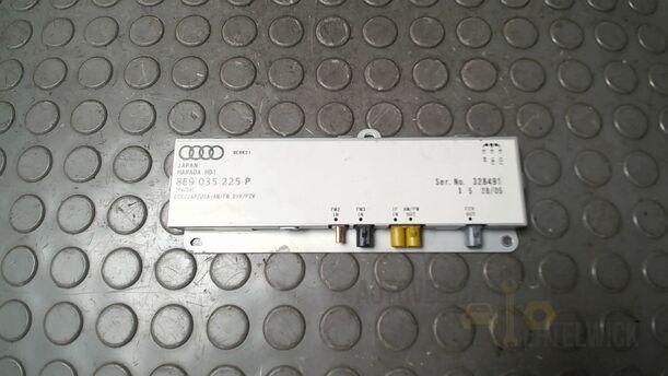 Foto: ANTENNENVERSTÄRKER eines Audi A4 Avant 2.0 TDI Attraction