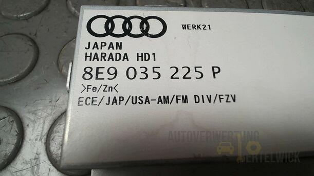 Foto: ANTENNENVERSTÄRKER eines Audi A4 Avant 2.0 TDI Attraction