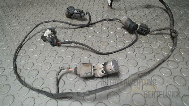 Foto: LEITUNGSSATZ PARKHILFE/ PDC SENSOREN eines Audi A4 Avant 2.0 TDI Attraction