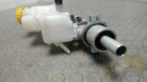 Foto: HAUPTBREMSZYLINDER eines Fiat Idea 1.2 16V Attraction
